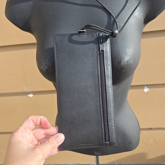 Fossil Genuine Leather Black Anti Theft Neck Travel Wallet Passport Holder - Picture 7 of 11